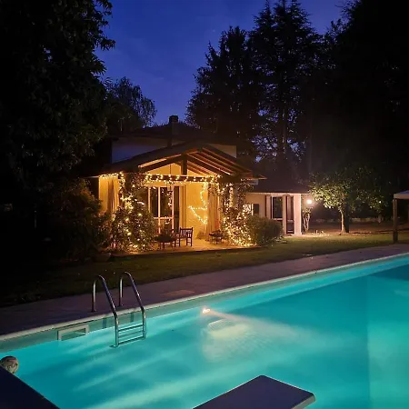 Italian Vintage In Cascina Pelada Villa