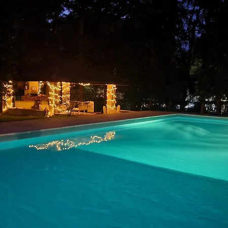Italian Vintage In Cascina Pelada Villa